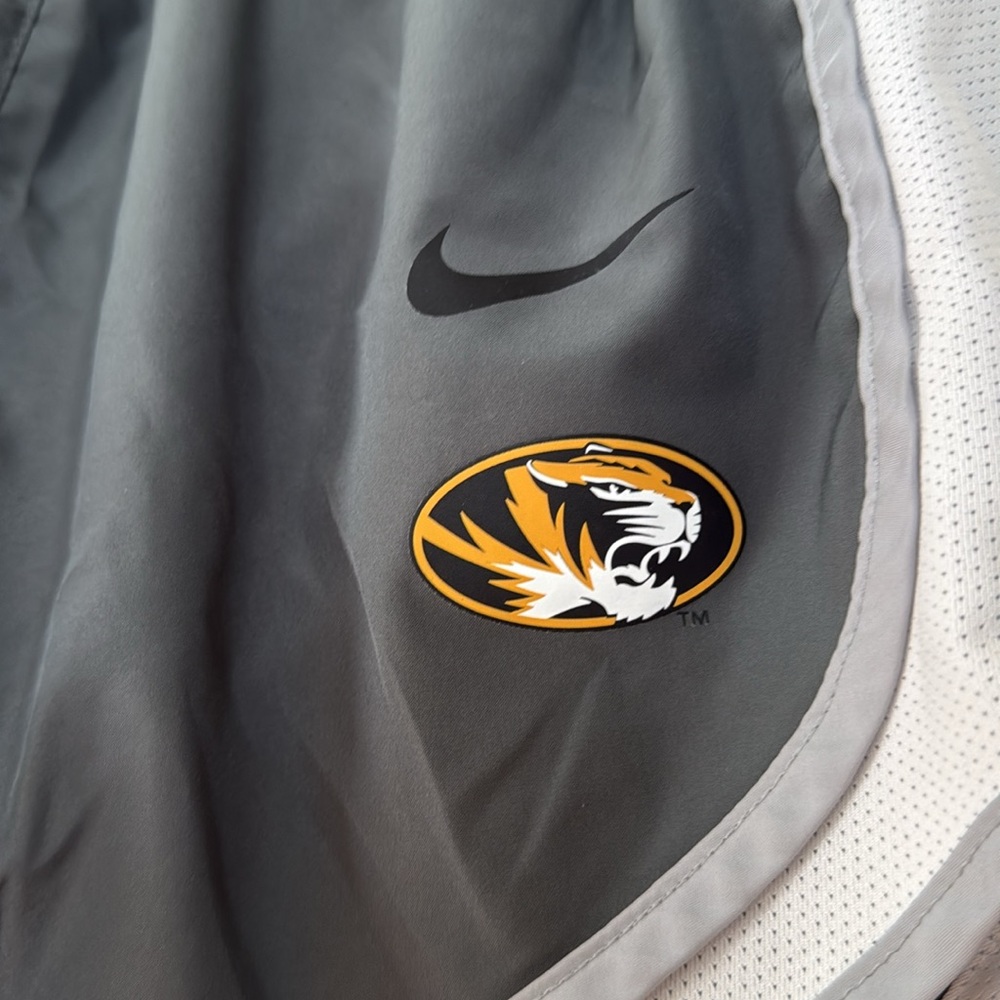 Nike Mizzou Women's Black and White Athletic Shorts small - Picture 2 of 4